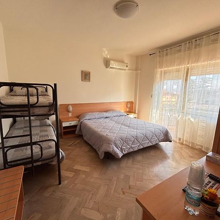 Hotel Crocenzi 산마리노 외부 사진