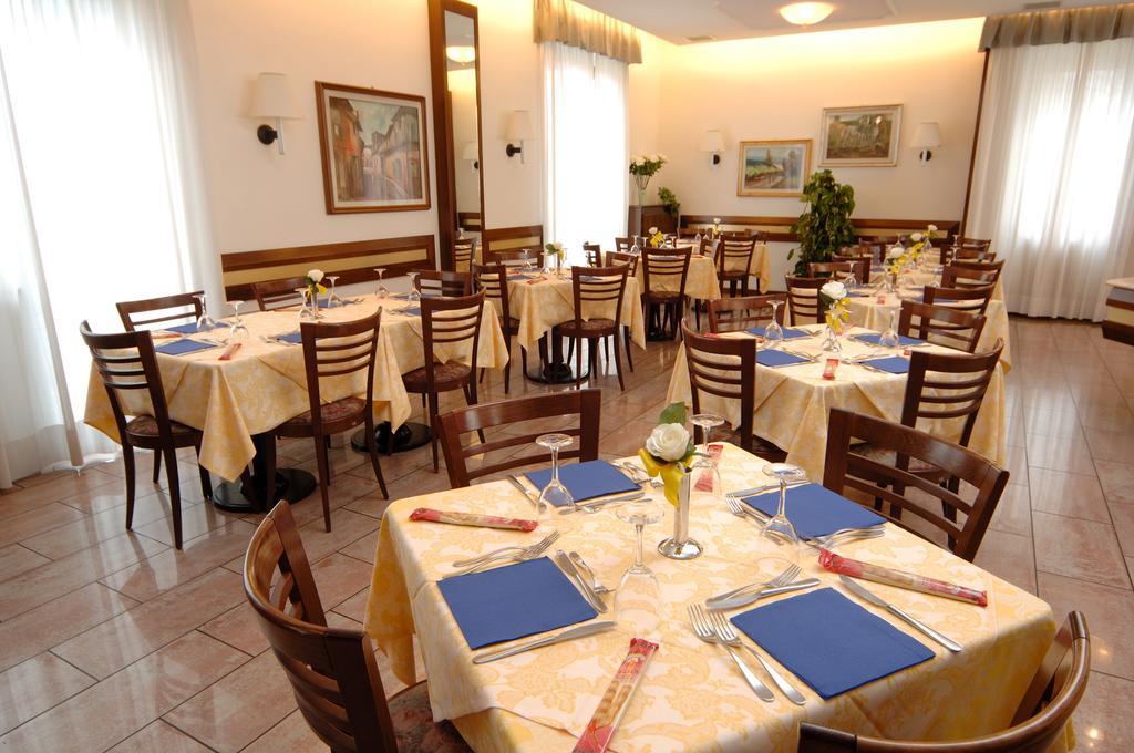Hotel Crocenzi 산마리노 외부 사진