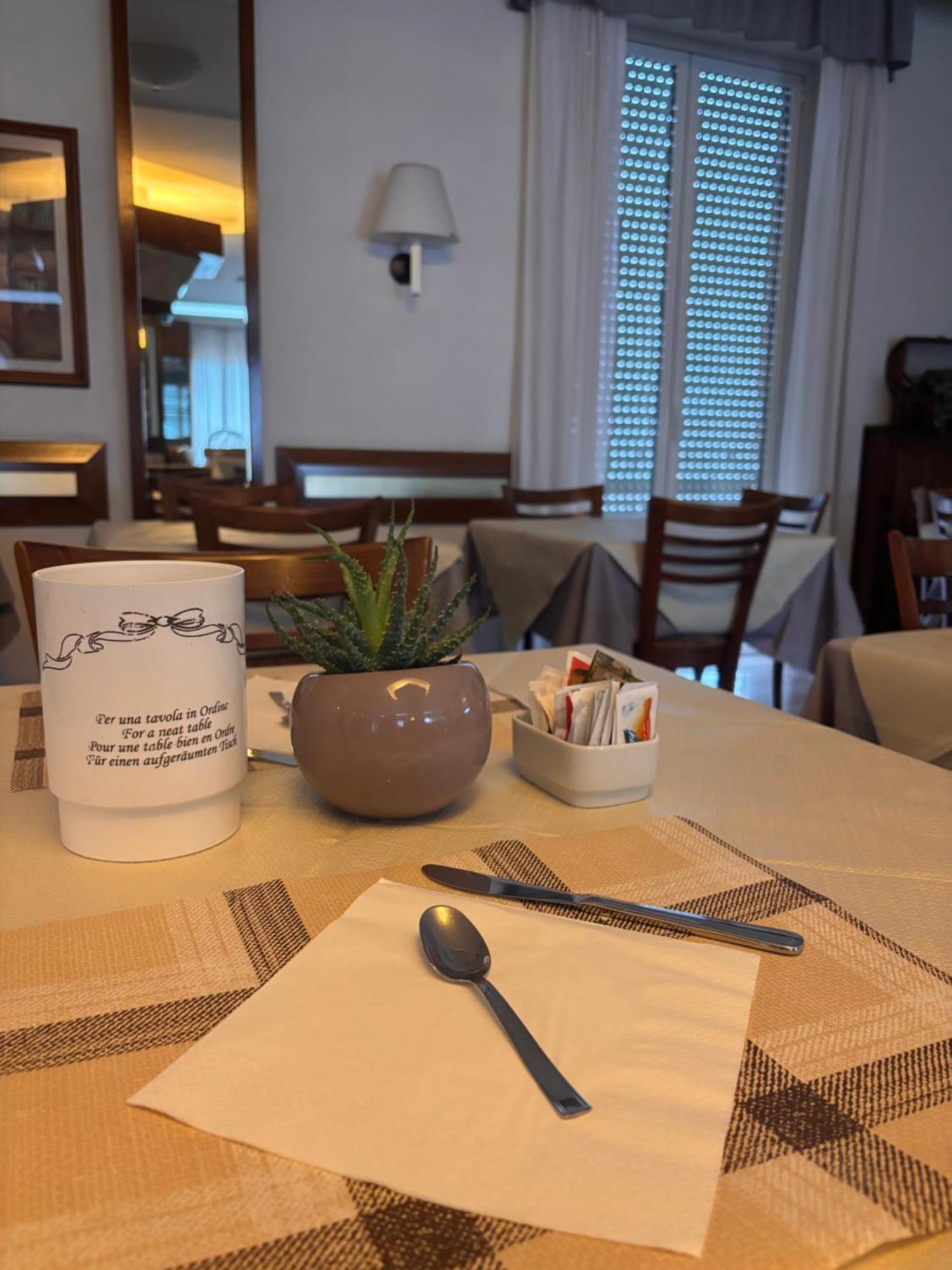 Hotel Crocenzi 산마리노 외부 사진